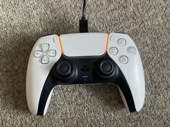 Charge PS5 DualSense Controller