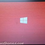 Windows 11 red background on startup or shutdown